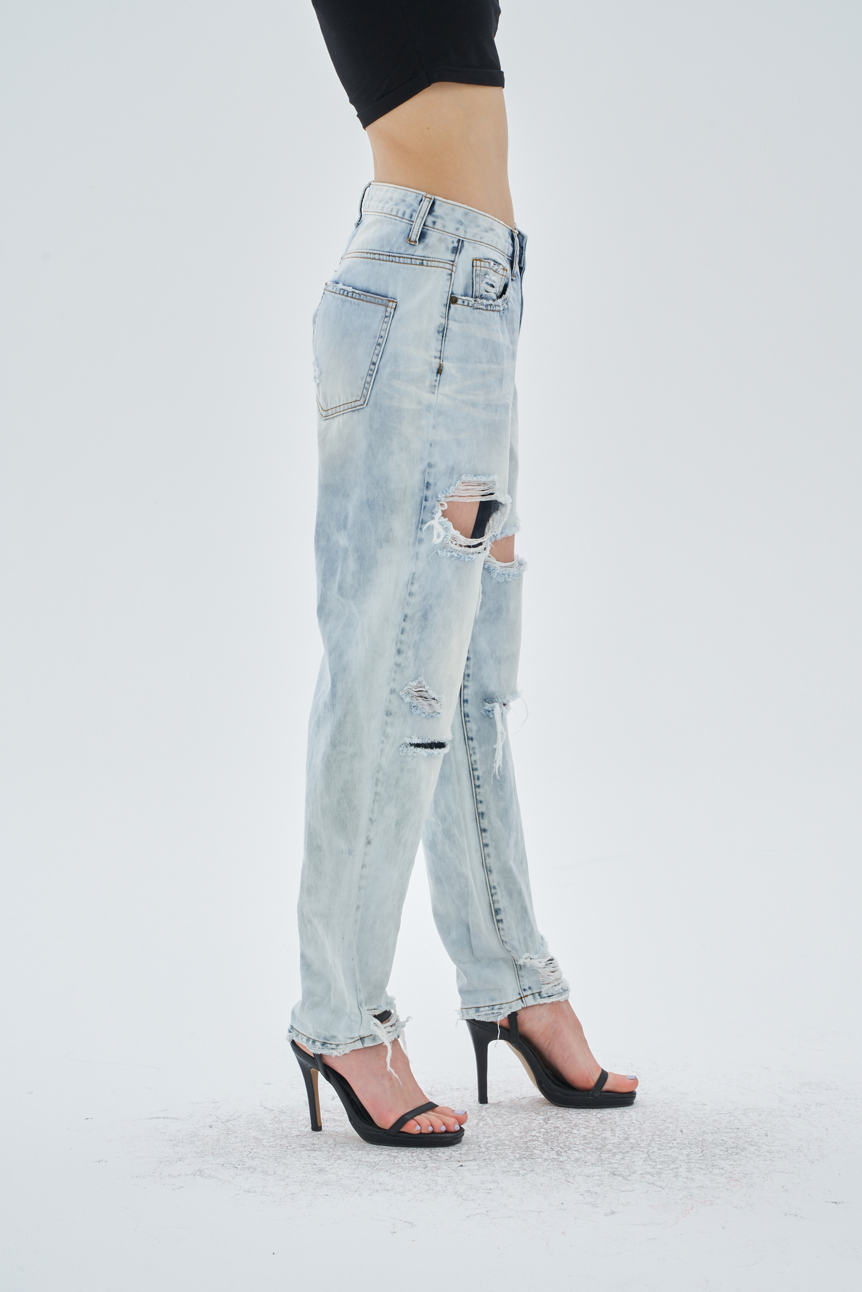 RIPPED RAW HEM MOM FIT JEANS - Image 7