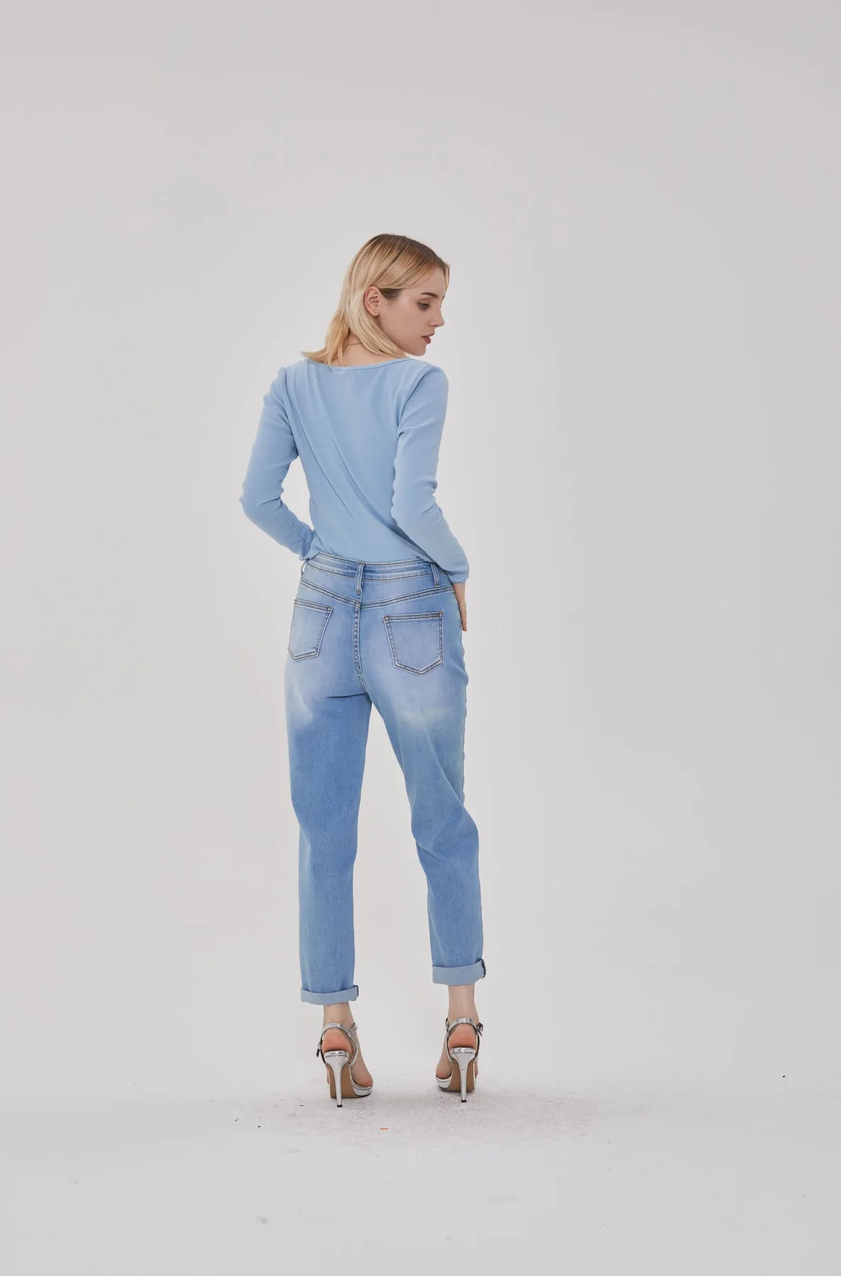 ZIPPER FLY STRAIGHT LEG JEANS - Image 4