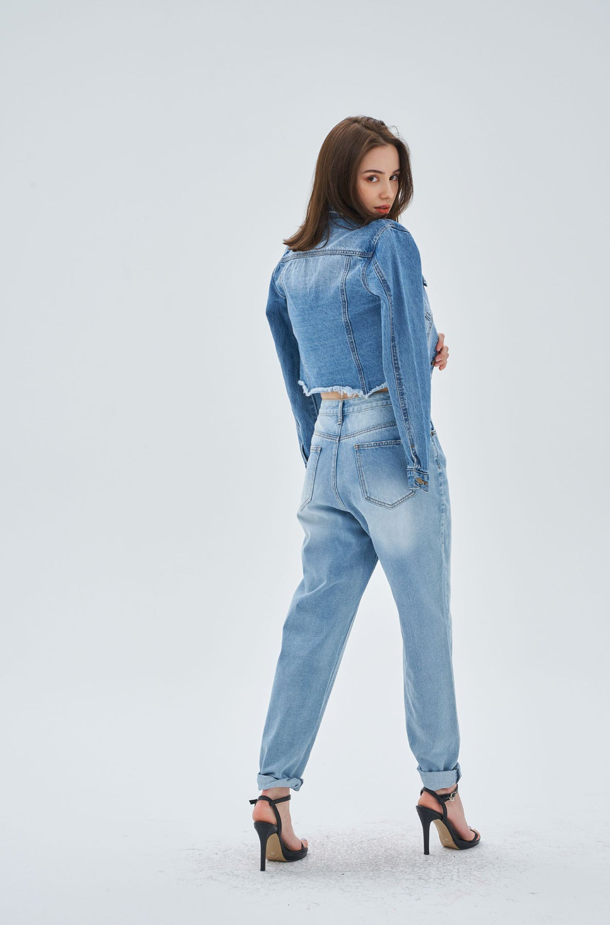 ZIPPER FLY STRAIGHT LEG JEANS - Image 2