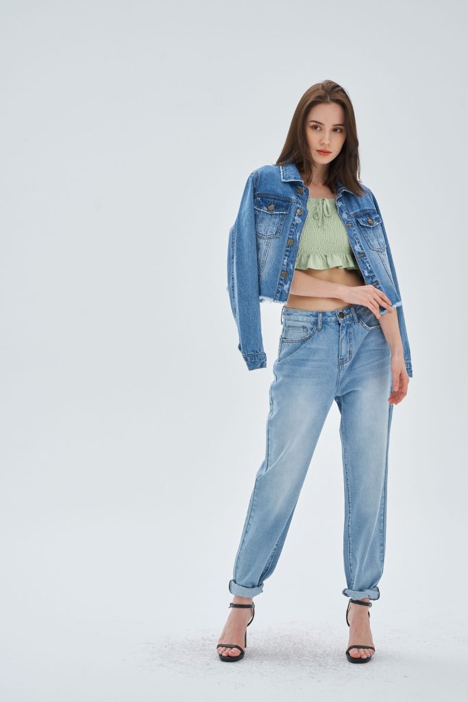 ZIPPER FLY STRAIGHT LEG JEANS
