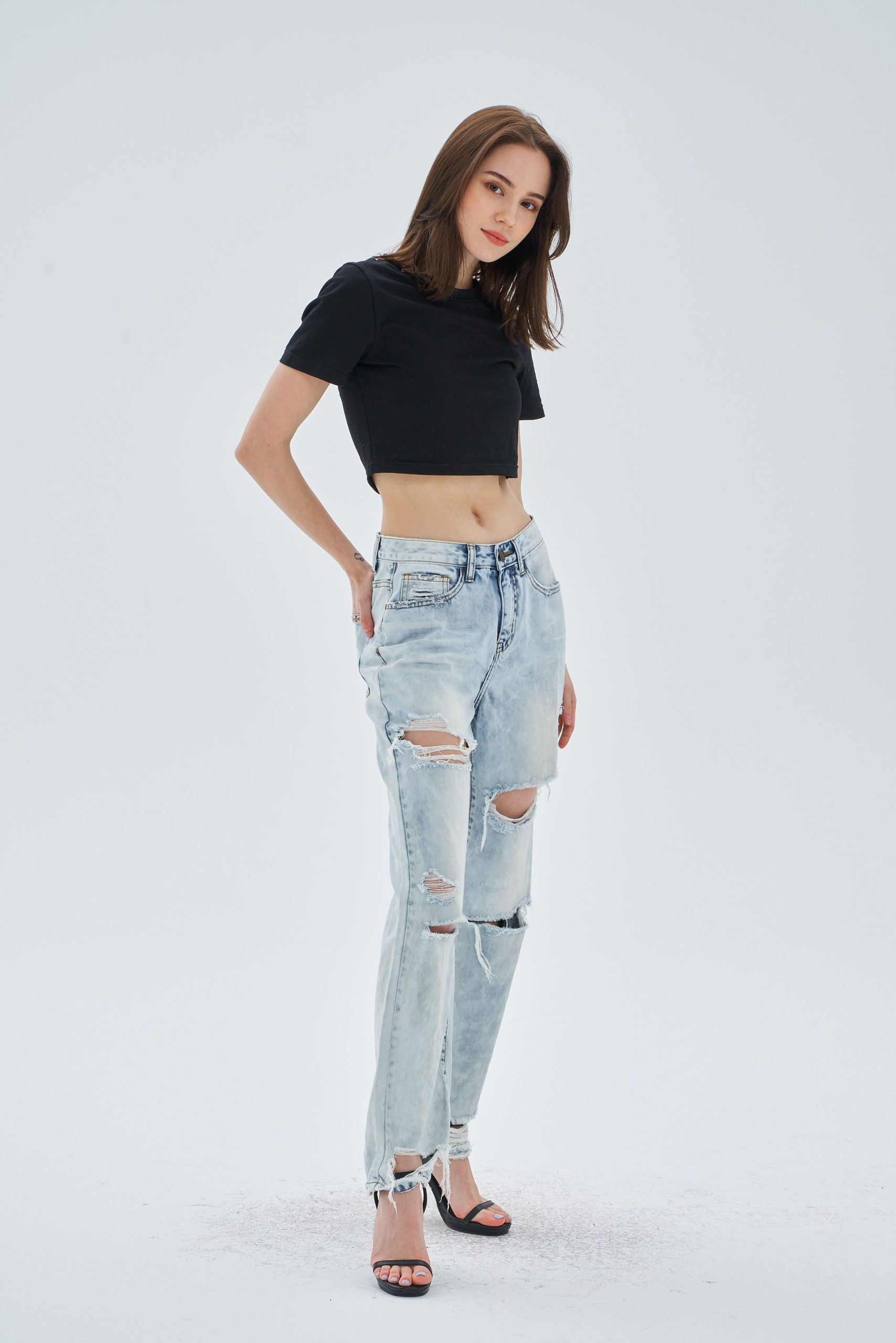 RIPPED RAW HEM MOM FIT JEANS - Image 2