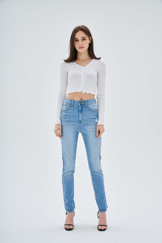 RIPPED DETAIL SKINNY JEANS