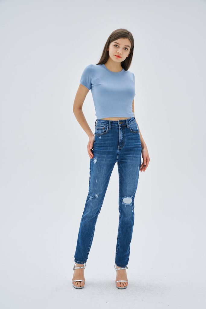 RIPPED DETAIL HIGH WAIST JEANS